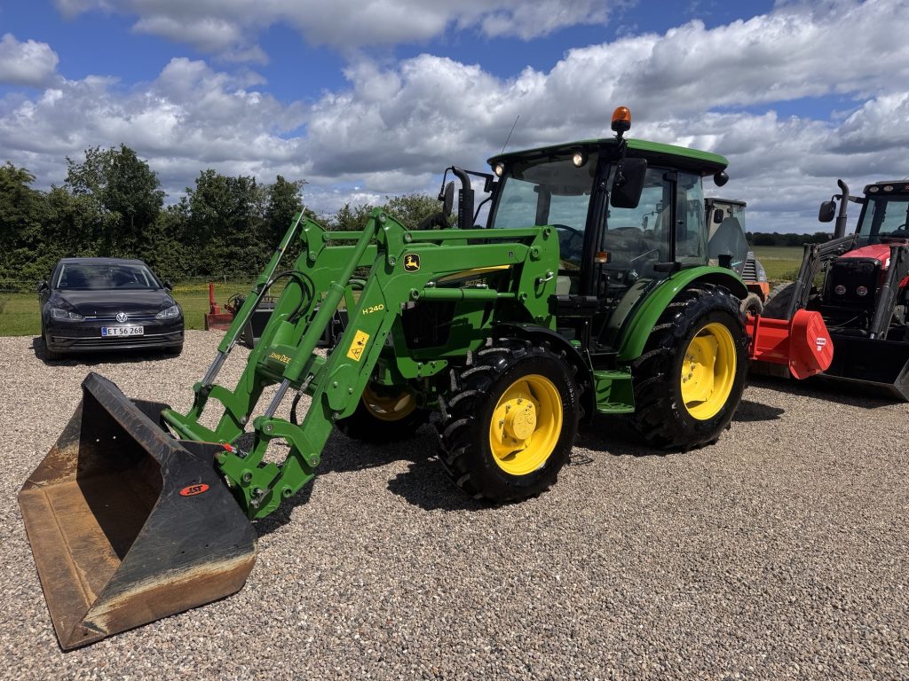 John Deere 5075E
