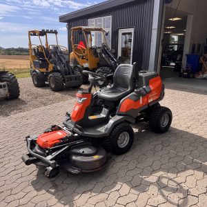 Husqvarna R420TsX AWD